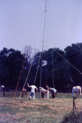 Picture of Puting up an aerial mast